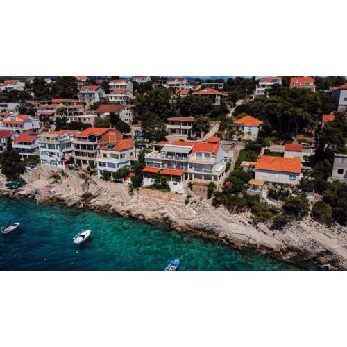 Albert Apartments