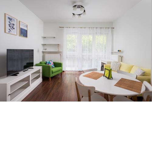 Aleja Krakowska Homely Apartment