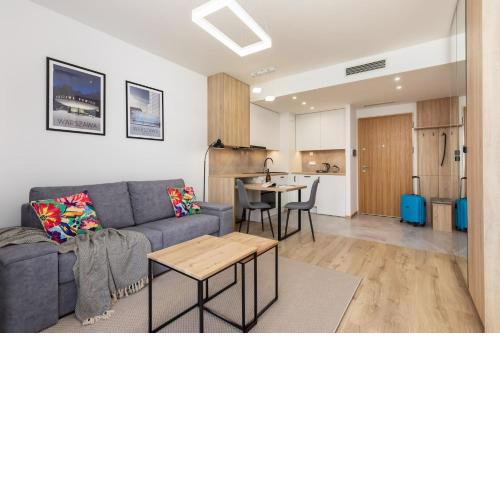 Aleja Solidarności 60B by Noclegi Renters