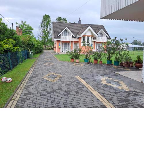 Alinka Apartmanház