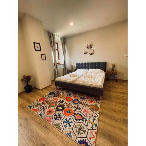 Alipoint Apartments