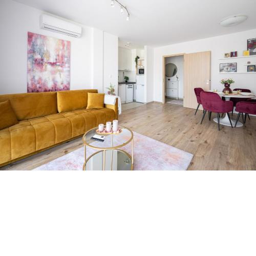 All You Need in BP - garage, terraces, aircon