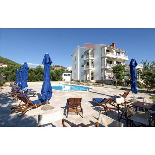 Amazing Apartment In Barbat Na Rabu