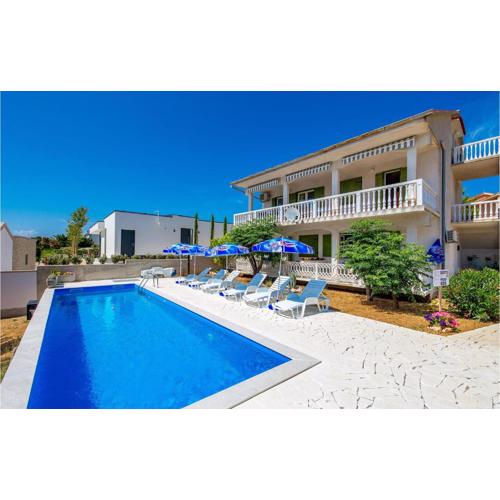 Amazing Apartment In Barbat Na Rabu