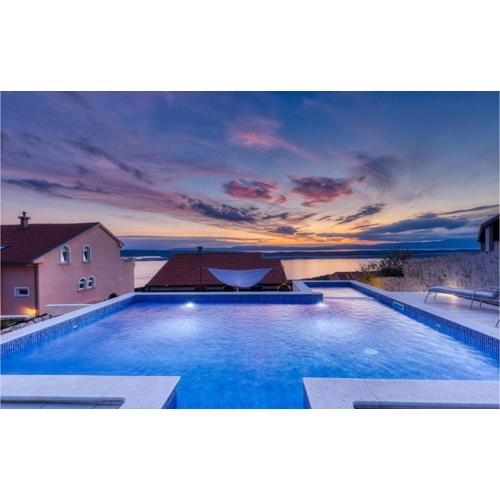 Amazing Apartment In Dramalj With Wifi