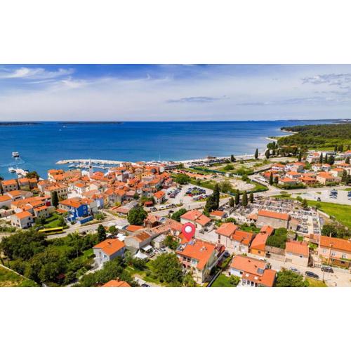 Amazing Apartment In Fazana With Wifi
