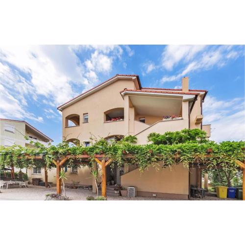 Amazing Apartment In Medulin