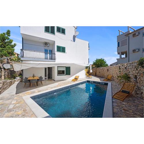 Amazing Apartment In Murter With Wifi