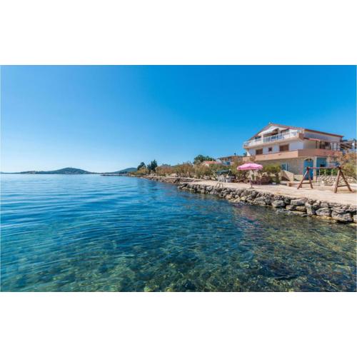 Amazing Apartment In Nevidane With Wifi