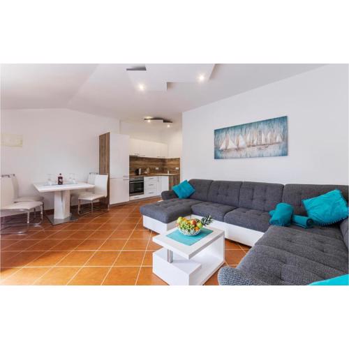 Amazing Apartment In Pavicini With Wifi