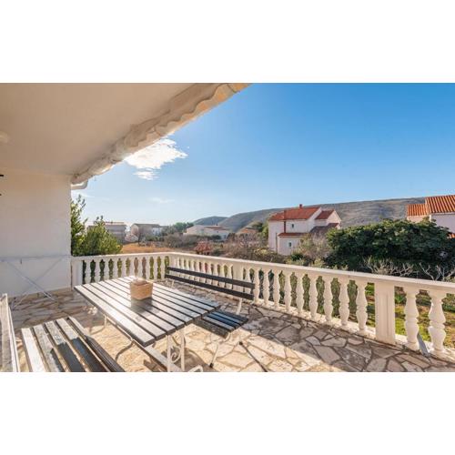 Amazing Apartment In Vlasici With Wi-Fi