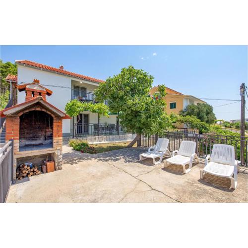 Amazing Apartment In Vlasici