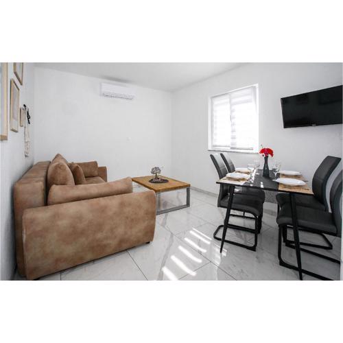 Amazing Apartment In Vrsi