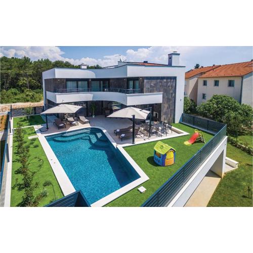 Amazing Home In Biograd With Kitchen