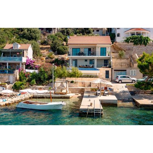 Amazing Home In Blato With Kitchen