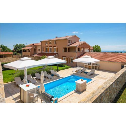 Amazing Home In Hr-52215 Vodnjan