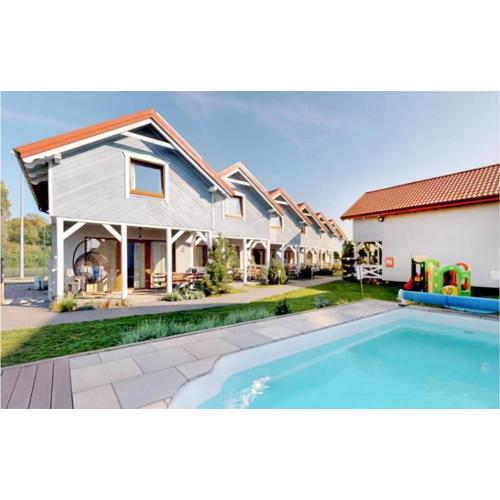 Amazing Home In Karwia