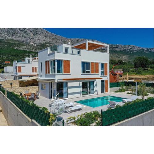 Amazing Home In Kastel Gomilica