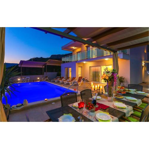 Amazing Home In Kucine