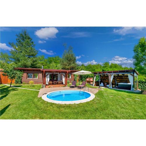 Amazing Home In Lopatinec With Jacuzzi