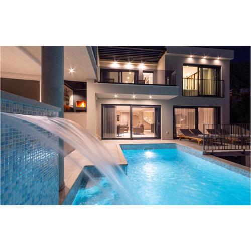 Amazing Home In Makarska With Jacuzzi