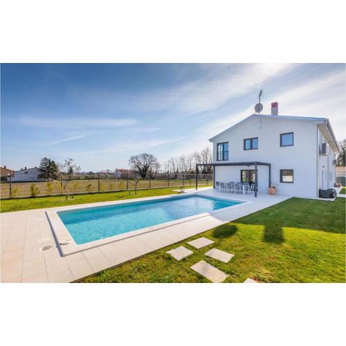 Amazing Home In Marcana