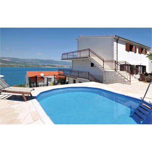 Amazing Home In Mastrinka With Sauna