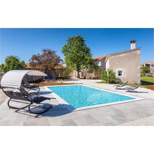 Amazing Home In Modrusani With Wifi
