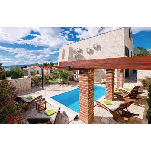 Amazing Home In Novigrad With Sauna