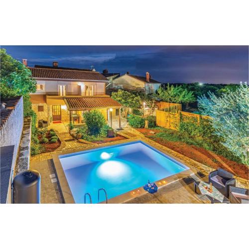 Amazing Home In Pavicini With Wifi