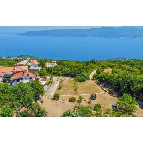 Amazing Home In Plomin With Wifi