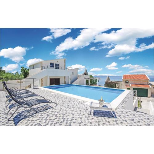 Amazing Home In Podgora With Jacuzzi