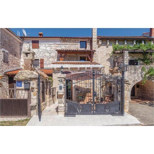 Amazing Home In Porec With Kitchen