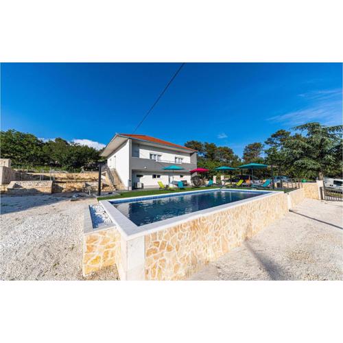 Amazing Home In Prgomet With Wifi