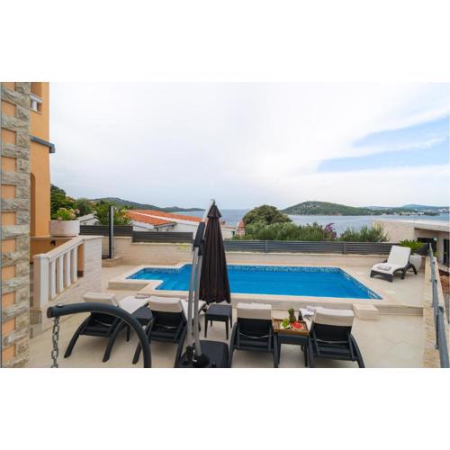 Amazing Home In Razanj