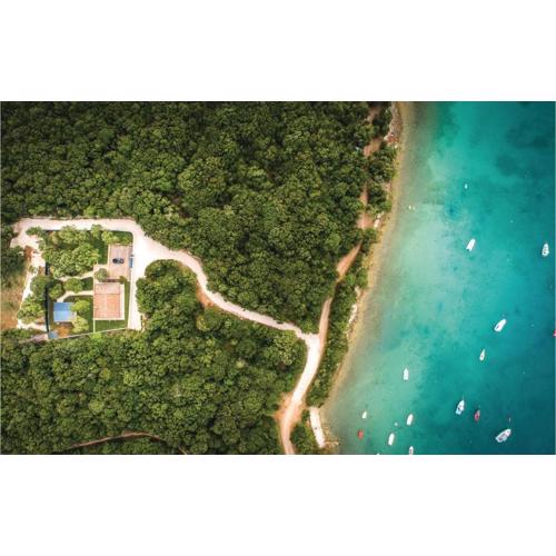 Amazing Home In Rovinj With Wifi