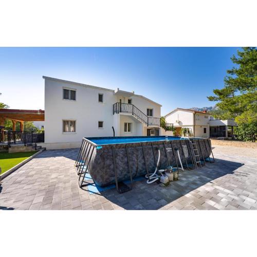 Amazing Home In Seline With Wifi