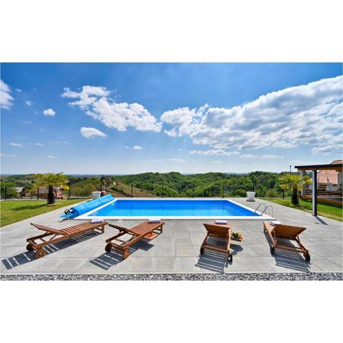 Amazing Home In Vinica Breg With Wifi