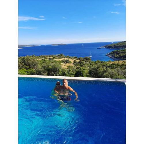 Amazing view with swimingpool House Panorama