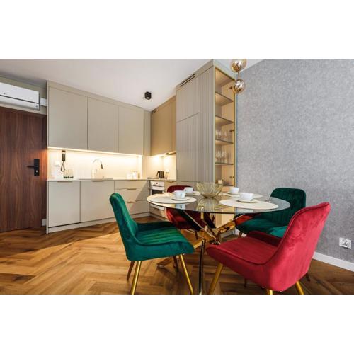 Amber Elegance Stegna