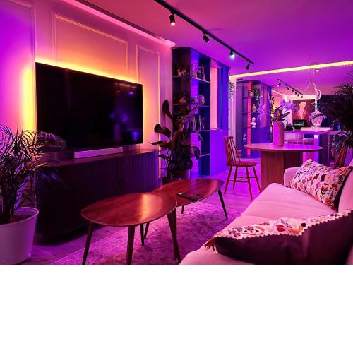 Ambient lounge with sundeck and free parking