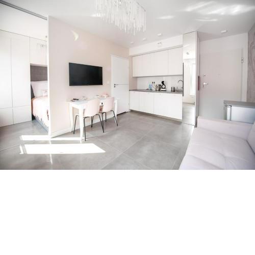 Amelia Suite