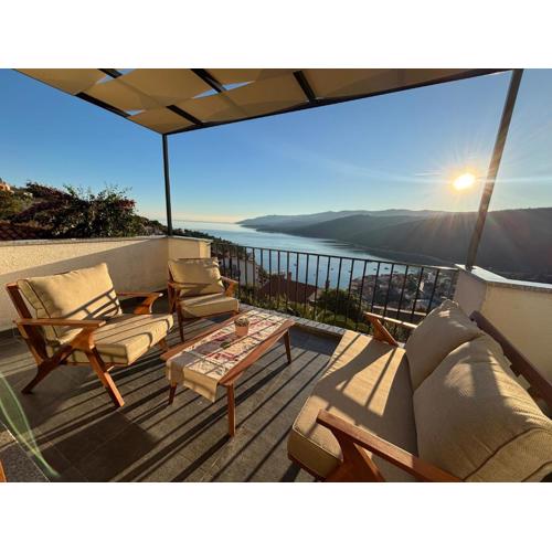 Amor, flat with private hot tub, breathtaking views and free parking in a garage, bookable all year round, Also take a look at our flat Coccolina