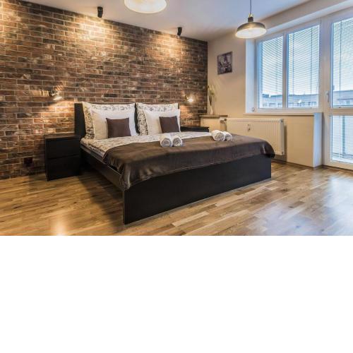 Amos Apartment - Private Parking Included