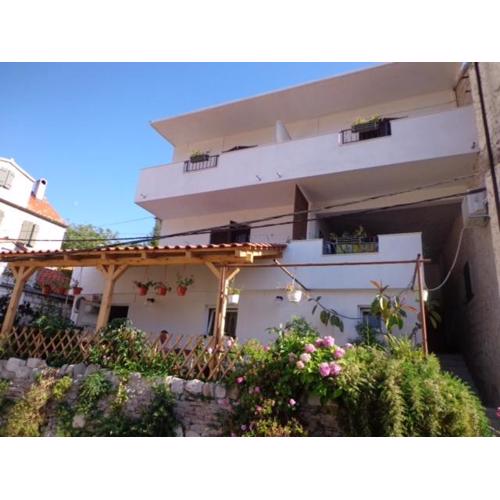 Ana Tudor Apartments