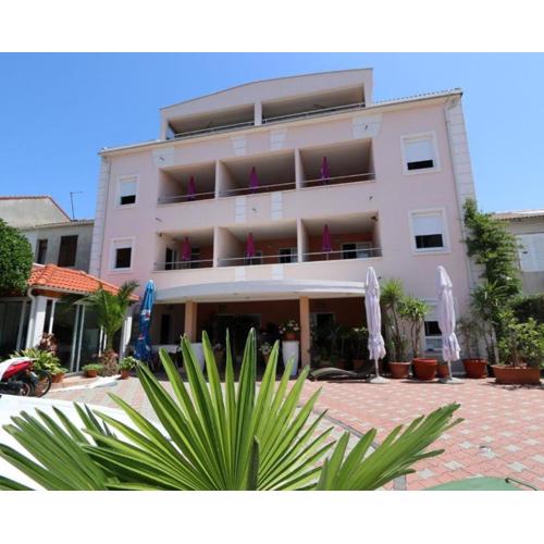 Anamar Apartments