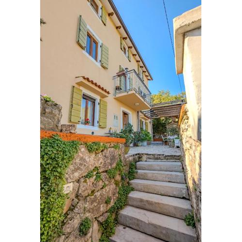 Anamaria Rustic Apartments