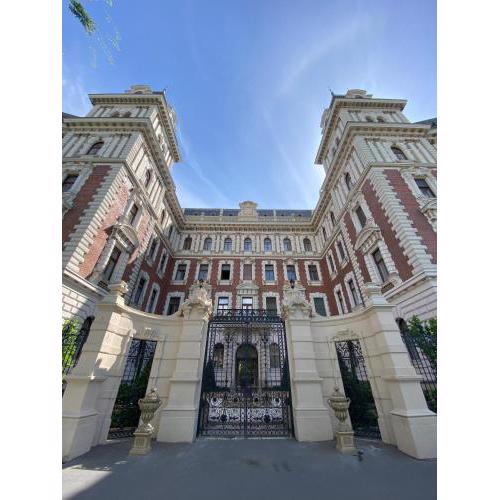 Andrassy Palace - Stylish 1
