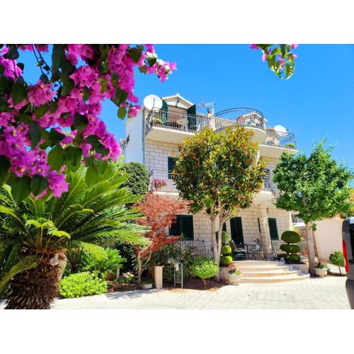 Anita Apartments