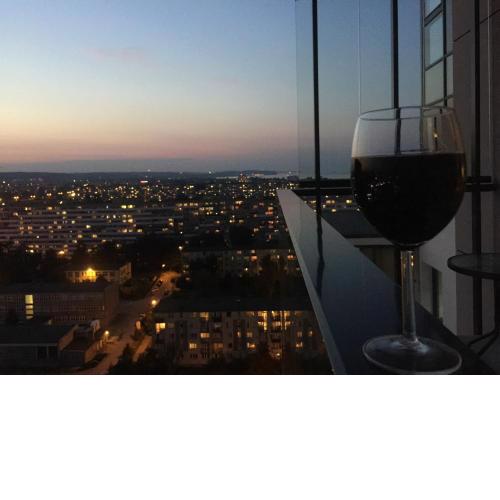 Ann Apartament 16 piętro z widokiem na morze